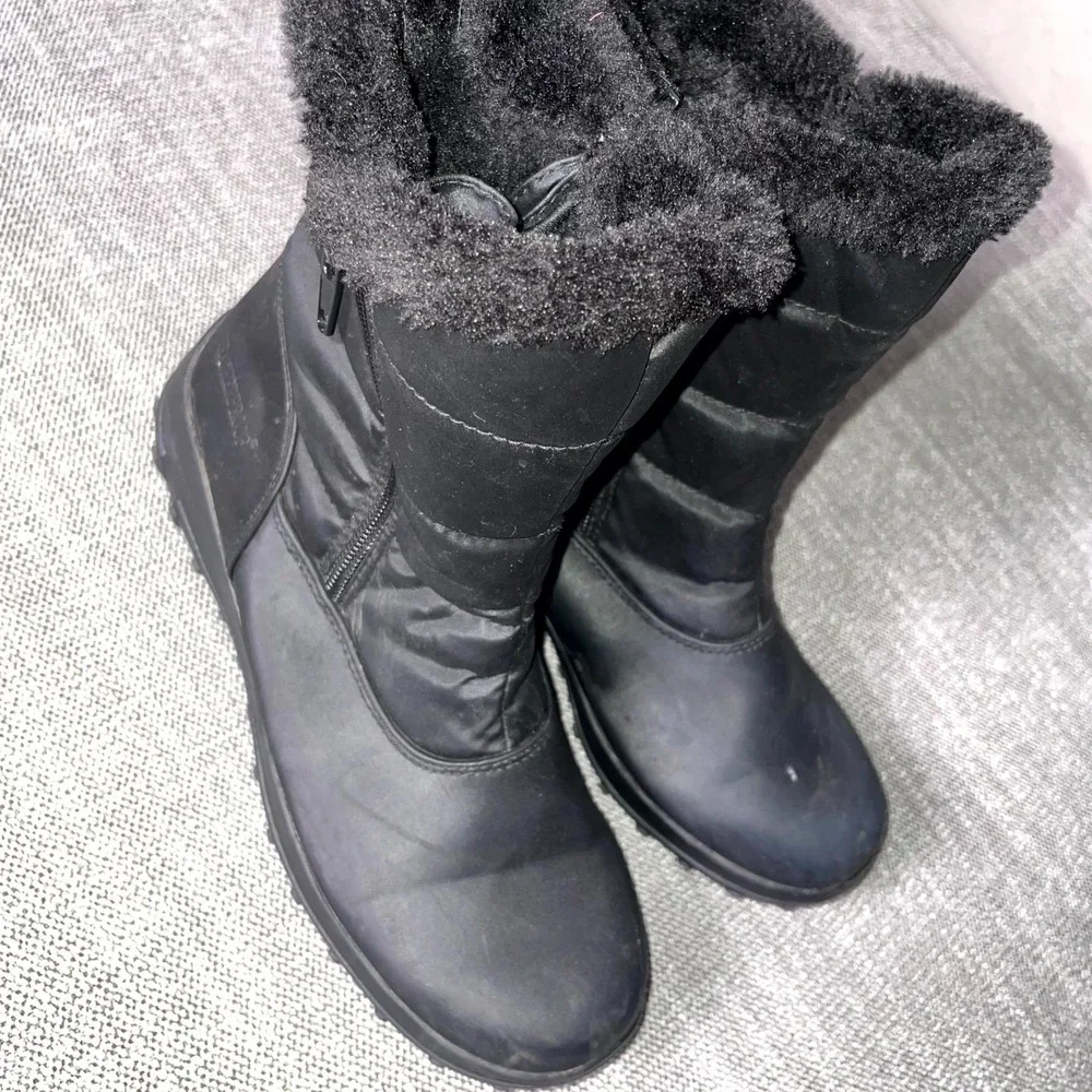 Totes Womens US 7 M Snow Boots Black Faux Fur Lined Side Zipper Weatherproof